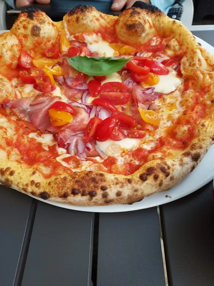 Pizza Montanara